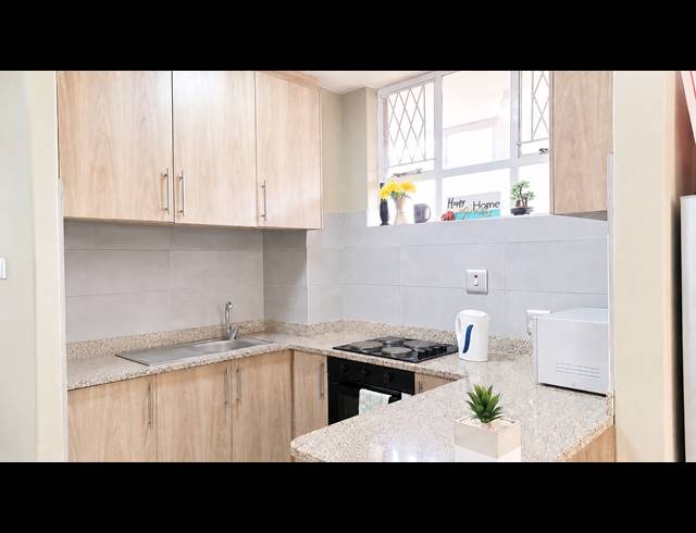 1 BEDROOM APARTMENT FOR SALE IN ESSENWOOD
